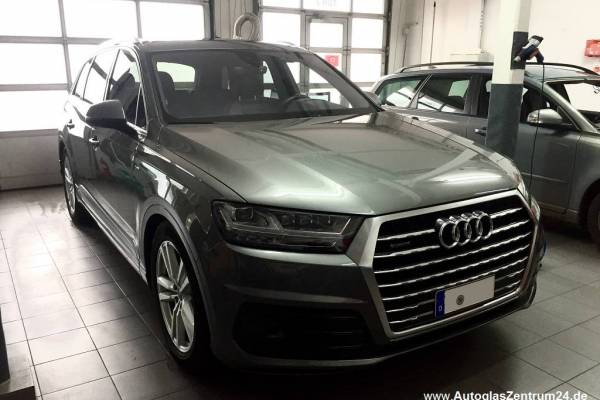 Ladekantenschutzfolie_Audi Q7.jpg